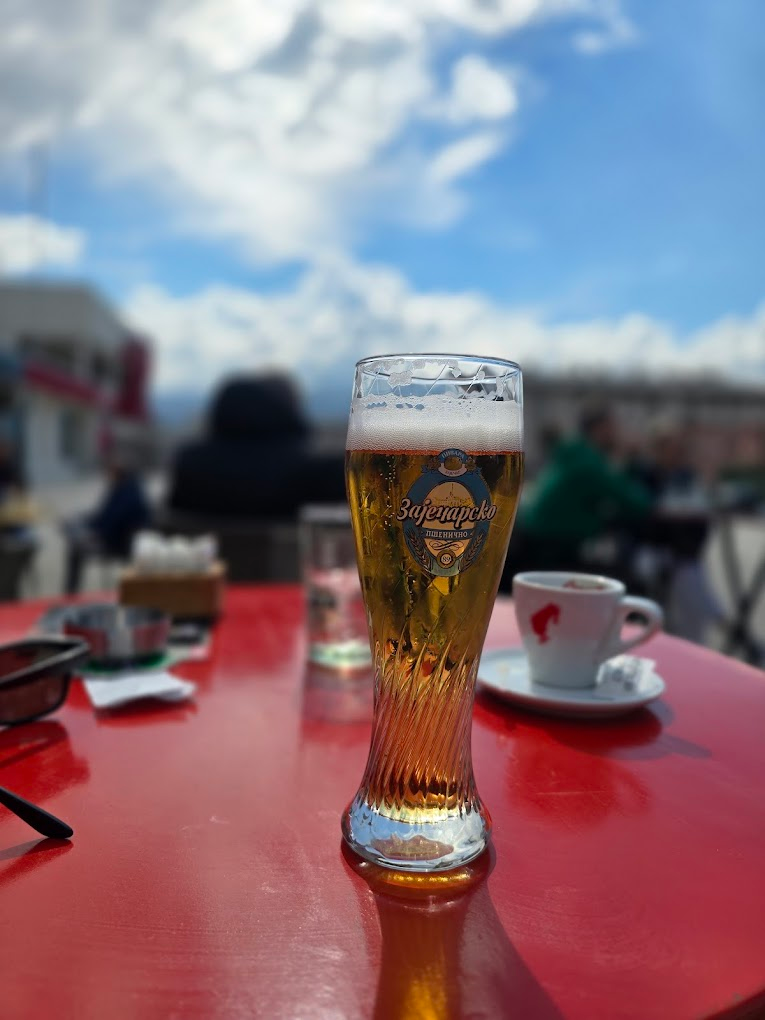 Pivo na terasi